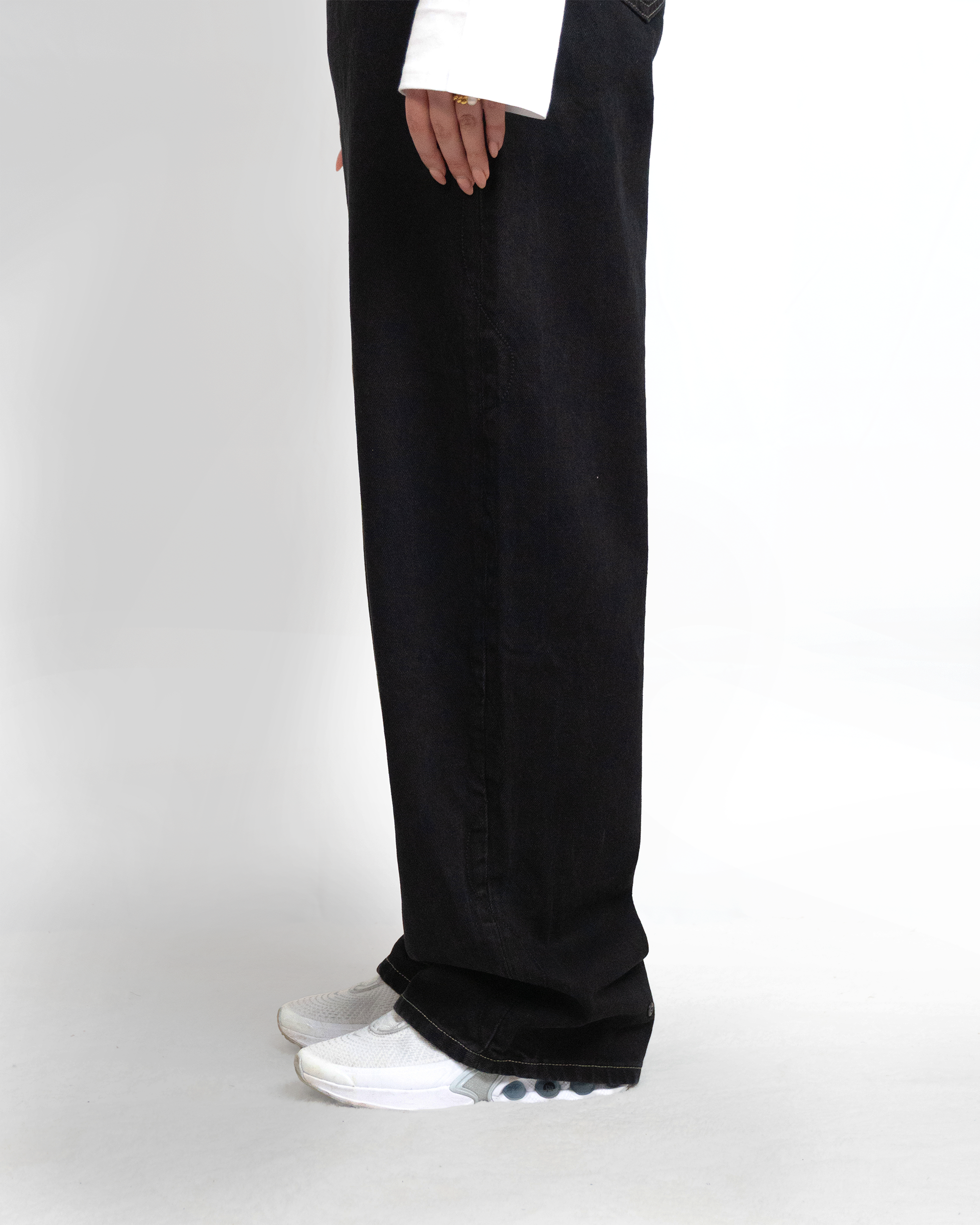 RAW BLACK DENIM