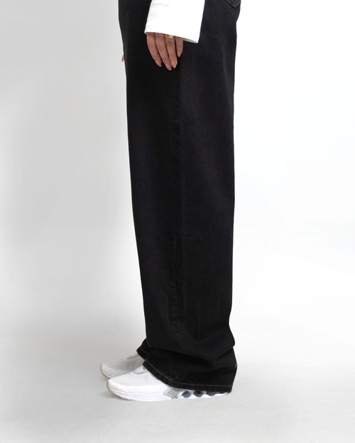 RAW BLACK DENIM